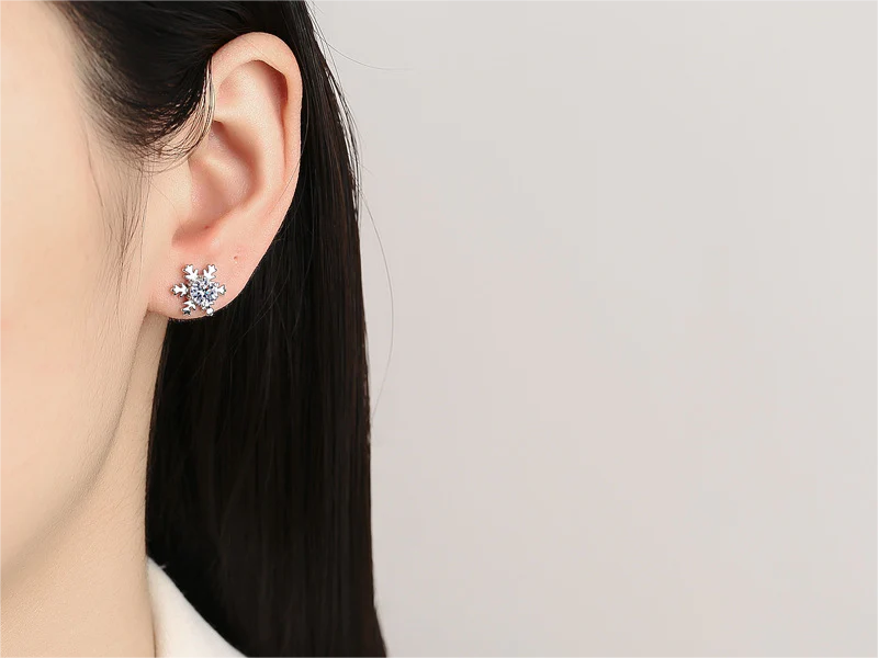 Affordable Luxury: Moissanite Hoop Earrings for Fashion Enthusiasts